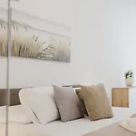 Apartment Flat 3 Mlh 3bed Next To By Homely!