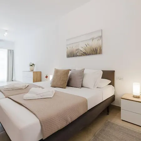 Flat 3 Mlh 3bed Next To By Homely! Lejlighed