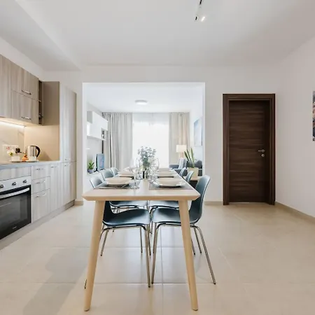 Apartment Flat 3 Mlh 3bed Next To By Homely!