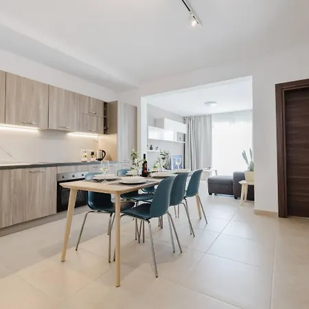 Flat 3 Mlh 3bed Next To By Homely! Appartement *