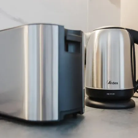 Apartment Flat 3 Mlh 3bed Next To By Homely! *