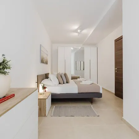 Flat 3 Mlh 3bed Next To By Homely!