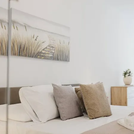Lägenhet Flat 3 Mlh 3bed Next To By Homely!