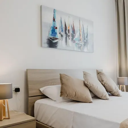 Apartment Flat 3 Mlh 3bed Next To By Homely! *