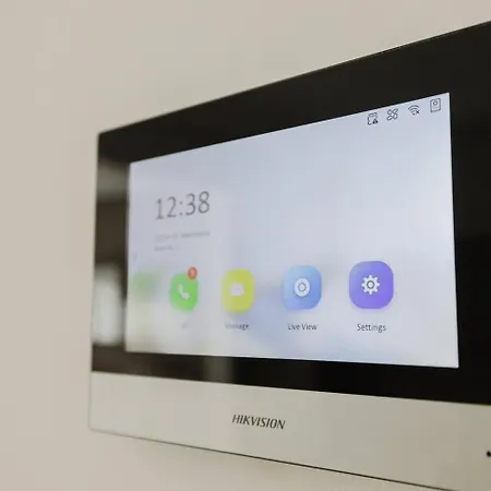 Flat 3 Mlh 3bed Next To By Homely!