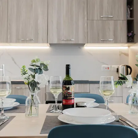 Apartment Flat 3 Mlh 3bed Next To By Homely!